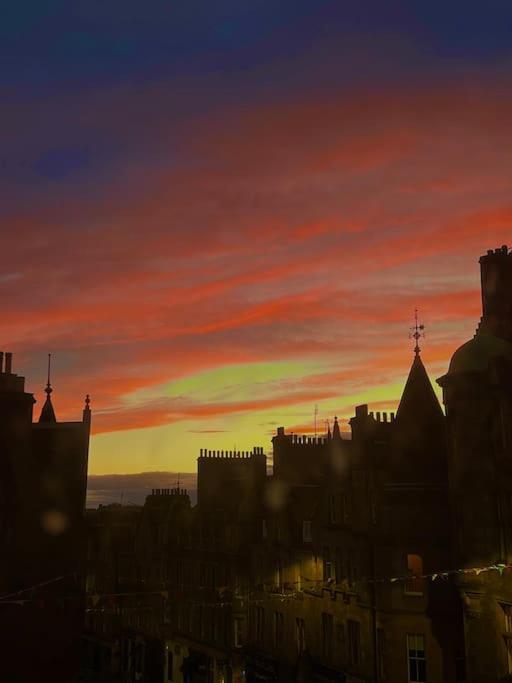 A Luxurious Wee Retreat On The Royal Mile Old Town * Edinburgh