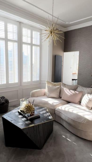 A Luxurious Wee Retreat On The Royal Mile Old Town Apartment
