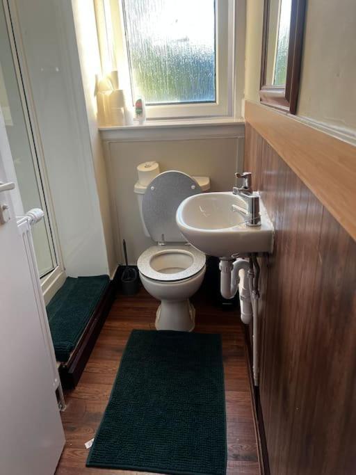One Bedroom In Gorgie With New Heating System * Edinburgh