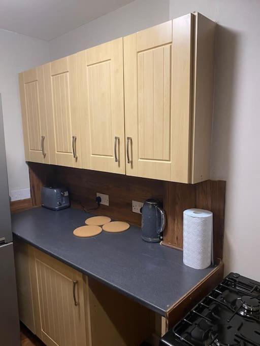 One Bedroom In Gorgie With New Heating System
