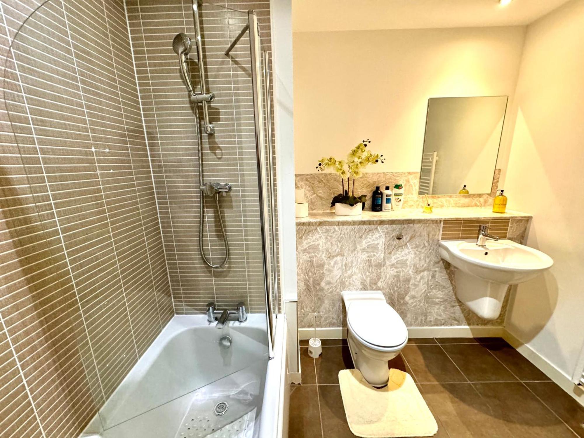 Britannia Ocean Park - Oceanfront And Sea View - Free Parking & Fast Wifi Apartment