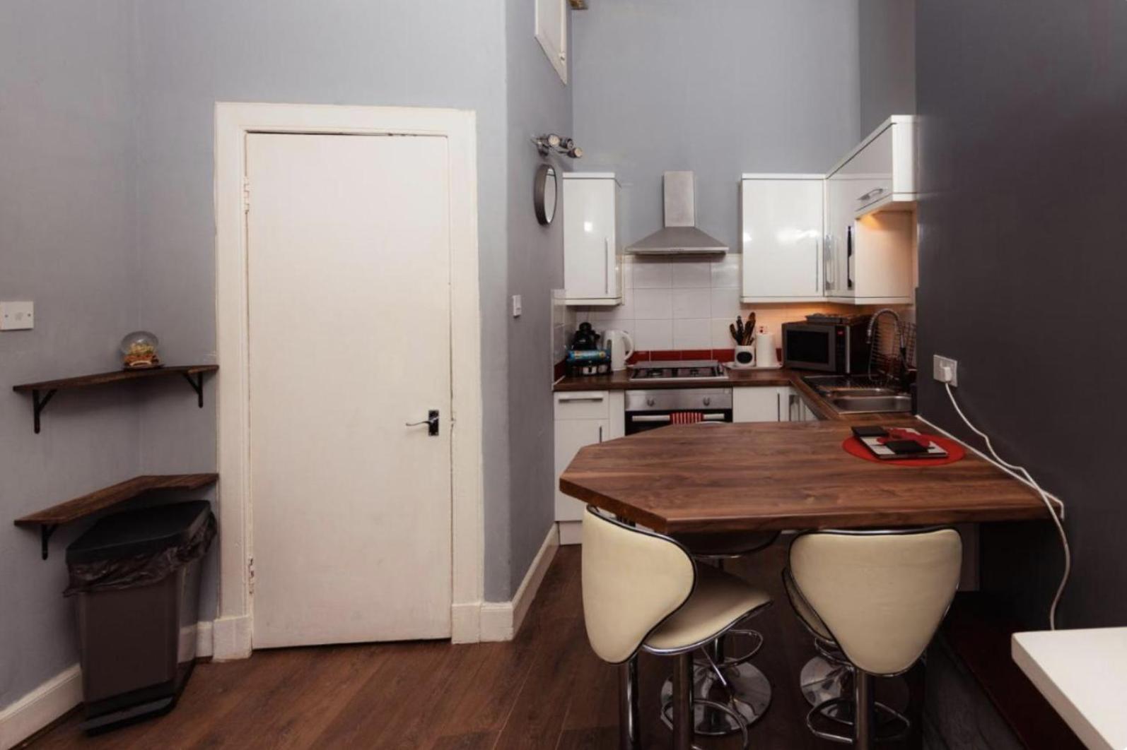 Apartment Warm By Holyrood Palace!