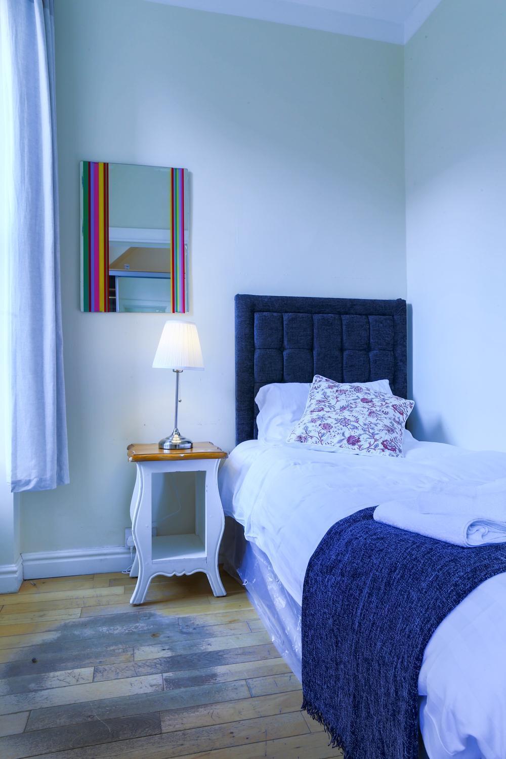 Royal Mile Escape - Five Bedrooms Apartment *