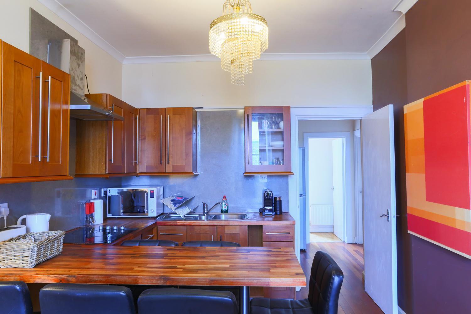 Royal Mile Escape - Five Bedrooms Apartment Edinburgh