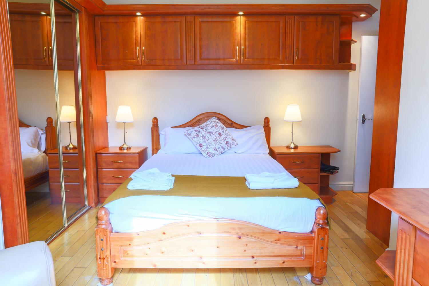 Royal Mile Escape - Five Bedrooms Apartment *