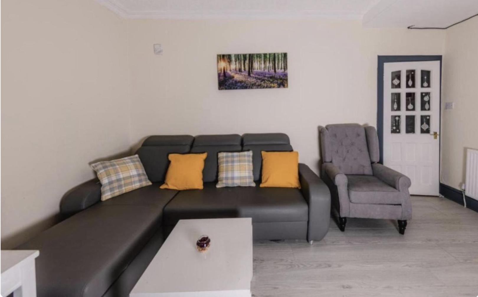 Warm & Welcoming By The Meadows! City Center 7 Appartement *