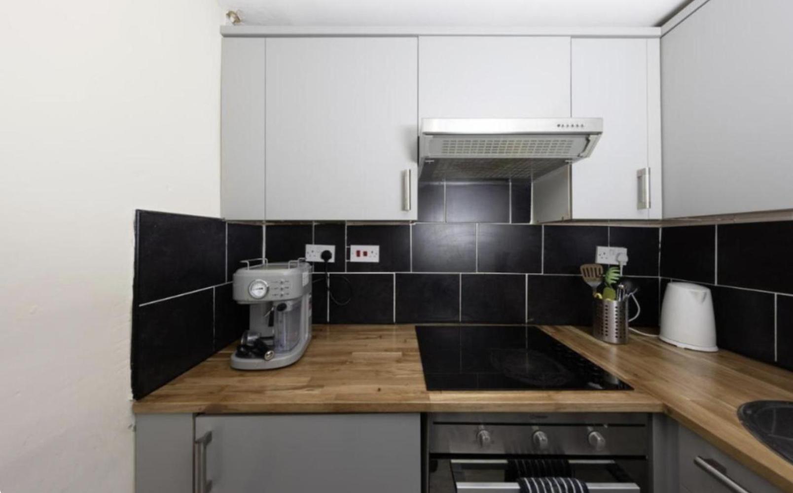 Warm & Welcoming By The Meadows! City Center 7 Appartement