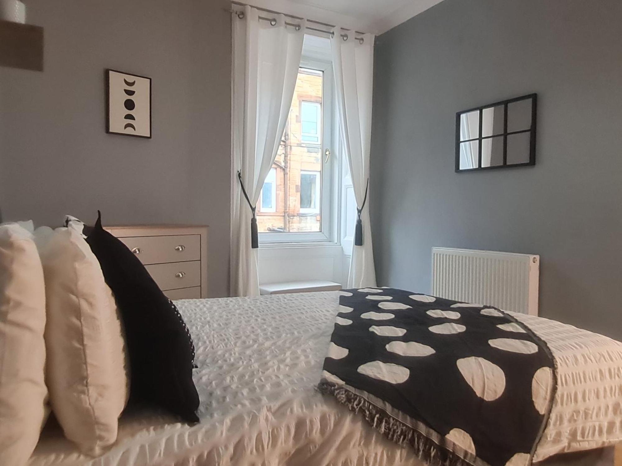 Holiday home Modern 3 Bed With Free Parking