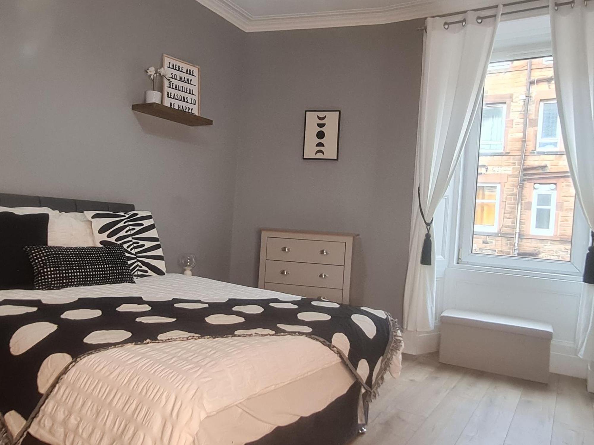 Holiday home Modern 3 Bed With Free Parking