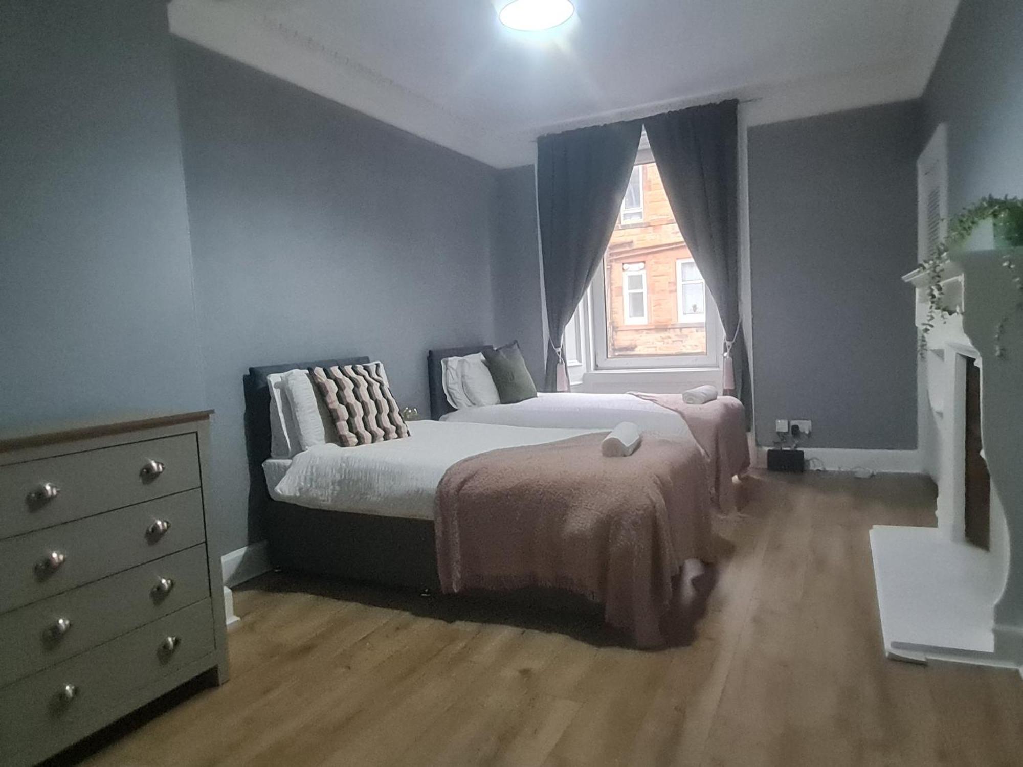 Modern 3 Bed With Free Parking