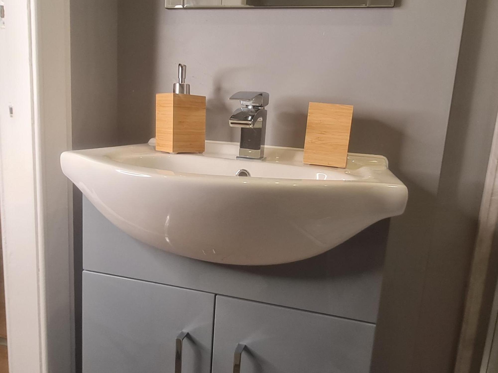 Modern 3 Bed With Free Parking Holiday home *