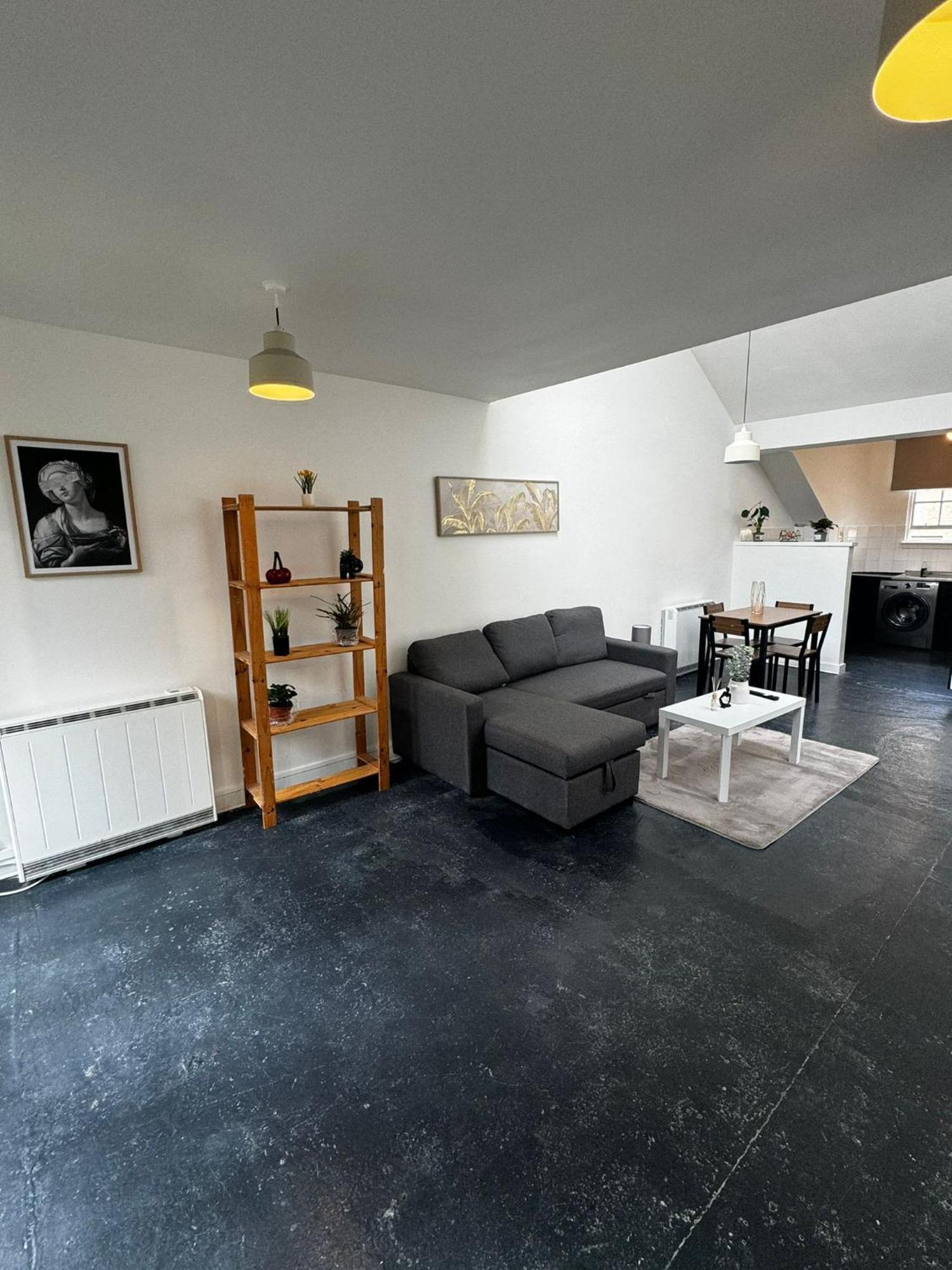 Victoria Street View Flat In Eb10 Appartement EDI