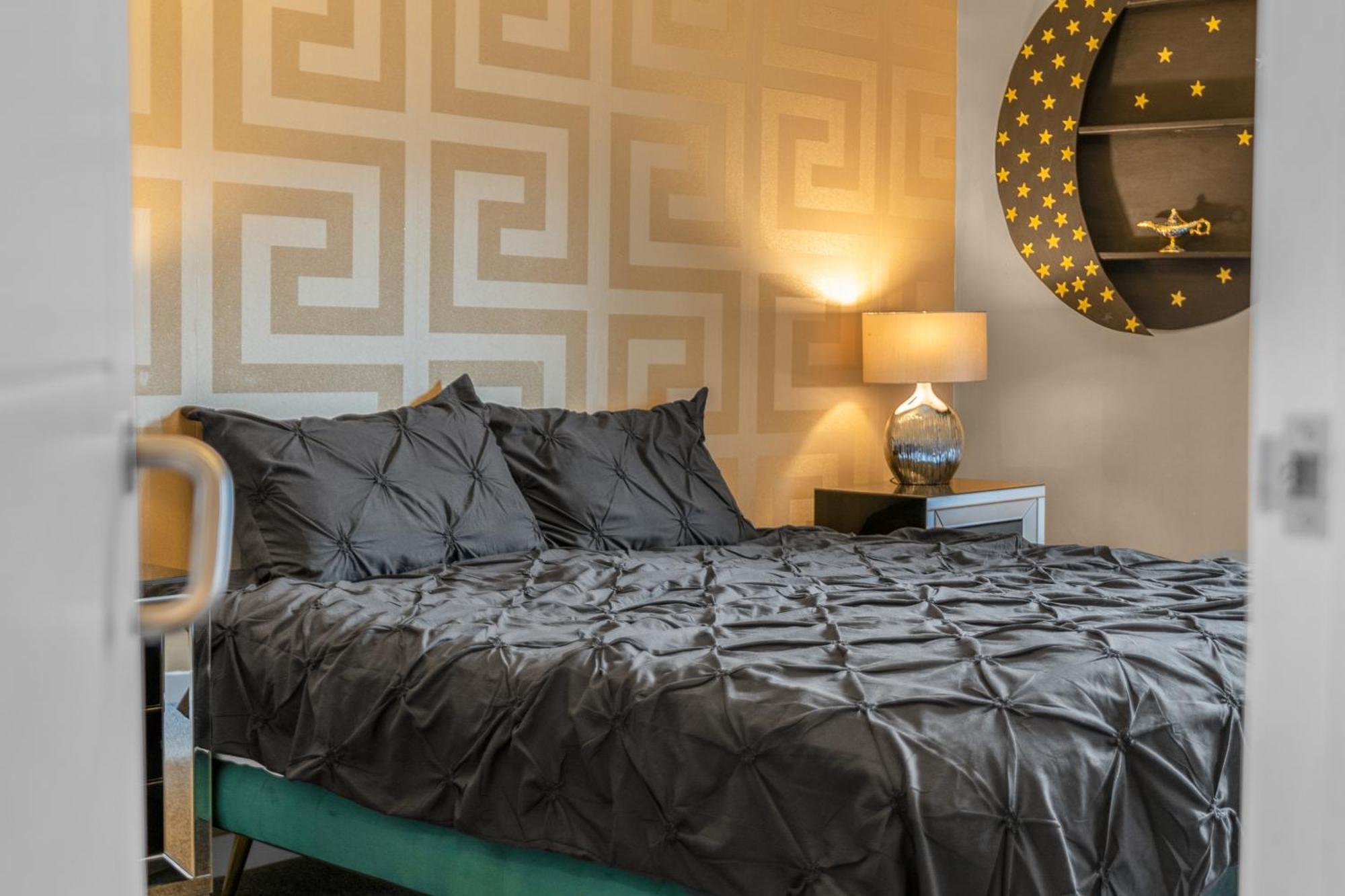 Cosy, Stylish Bedroom For Business And Work Travellers Gasthof