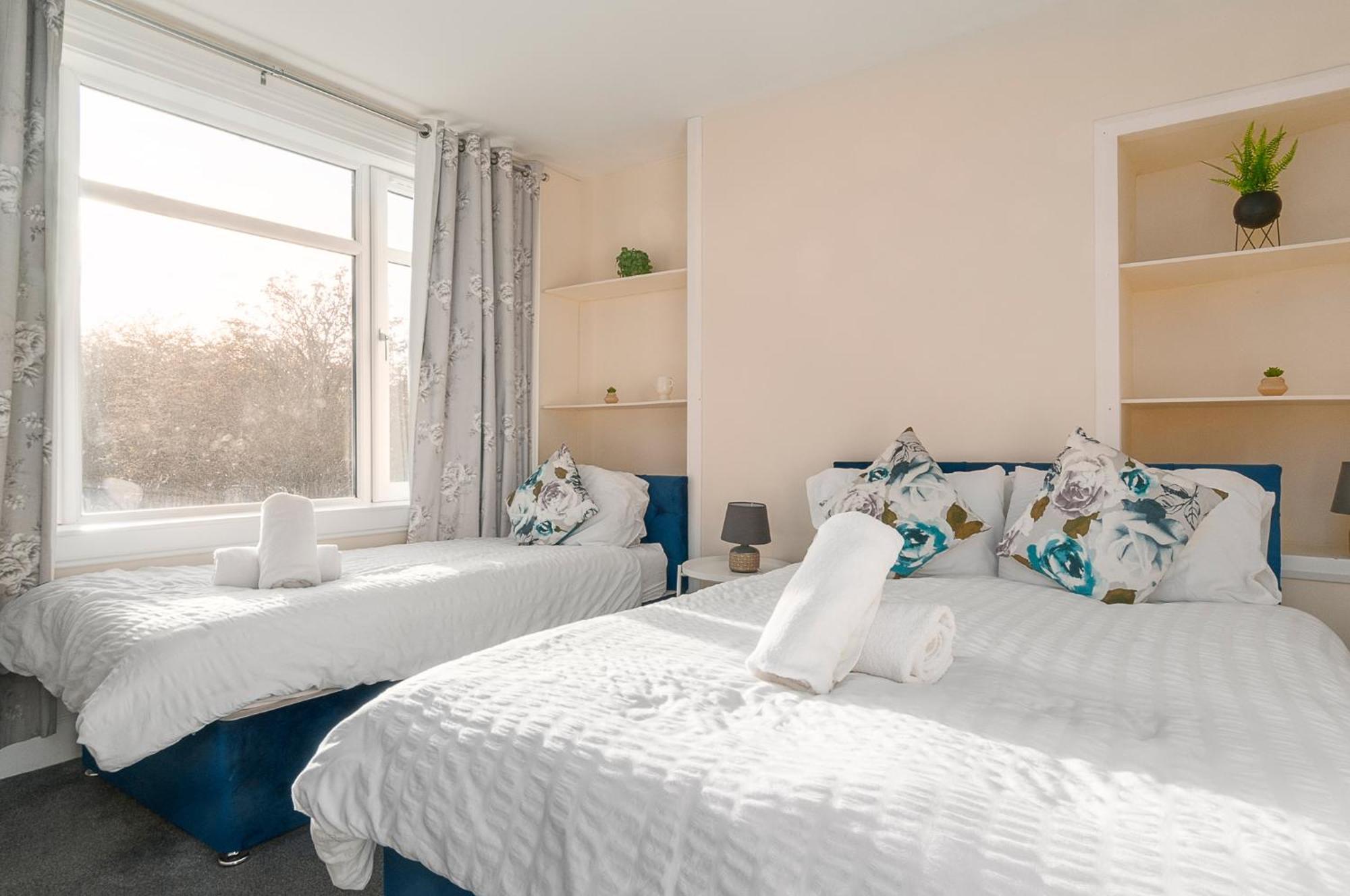 2 Bed Property, Sleeps 5, Free Parking, Near Centre Holiday home Edinburgh