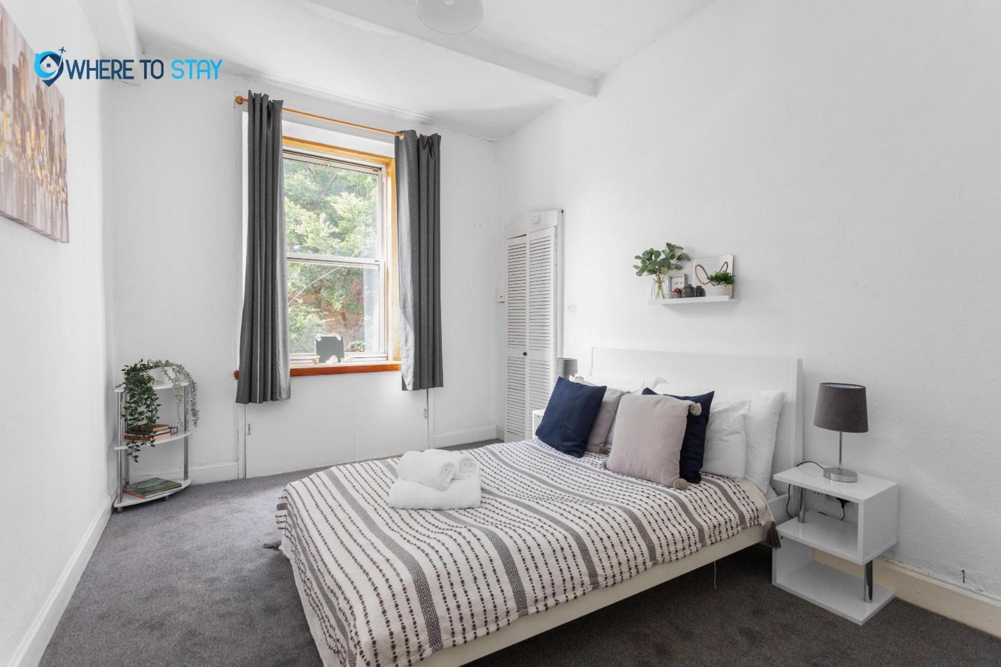 Apartment 2 Bed - 7 Min Walk Train Station *