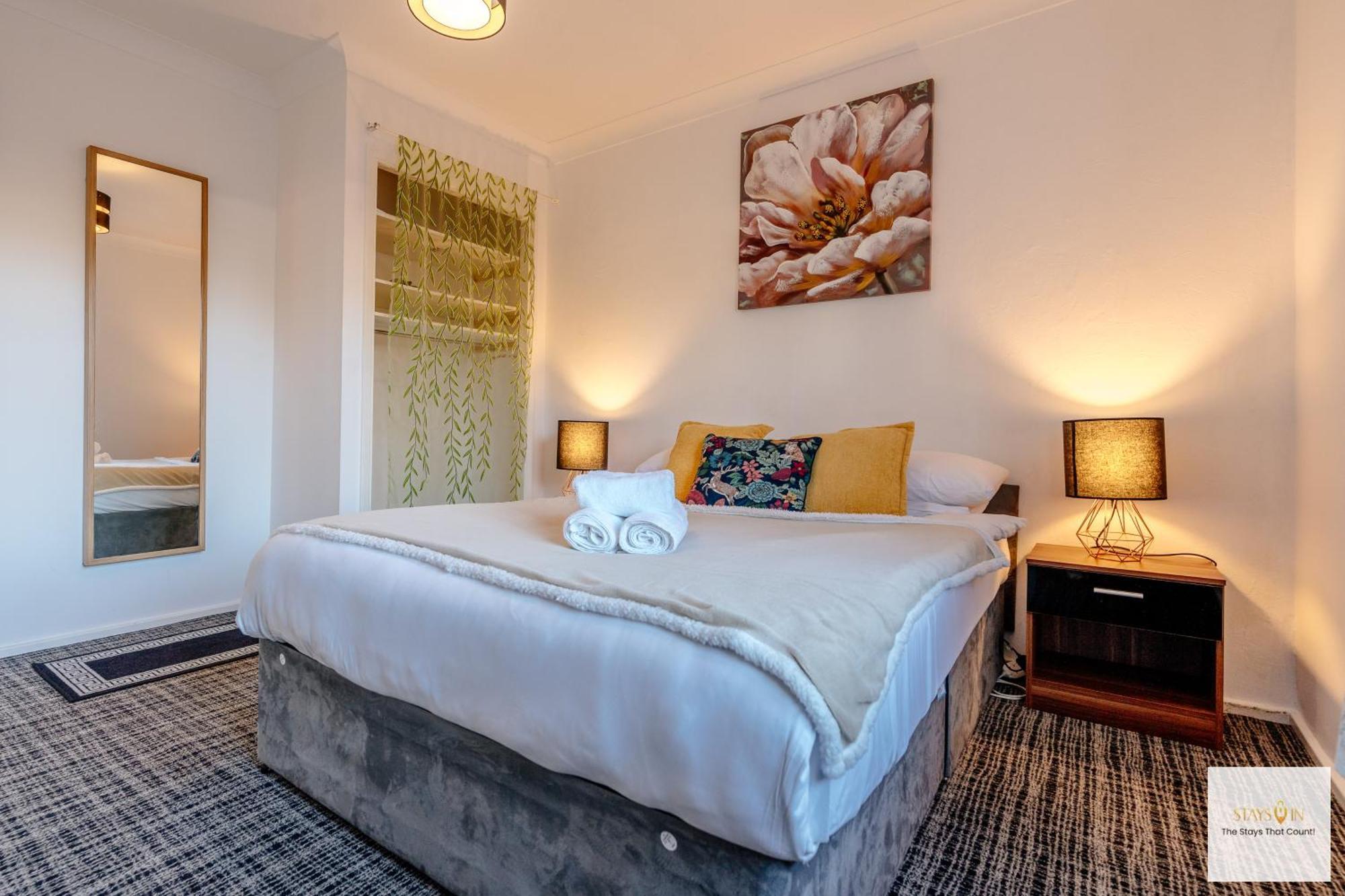 Fab Centre Flat - Free Parking * EDI
