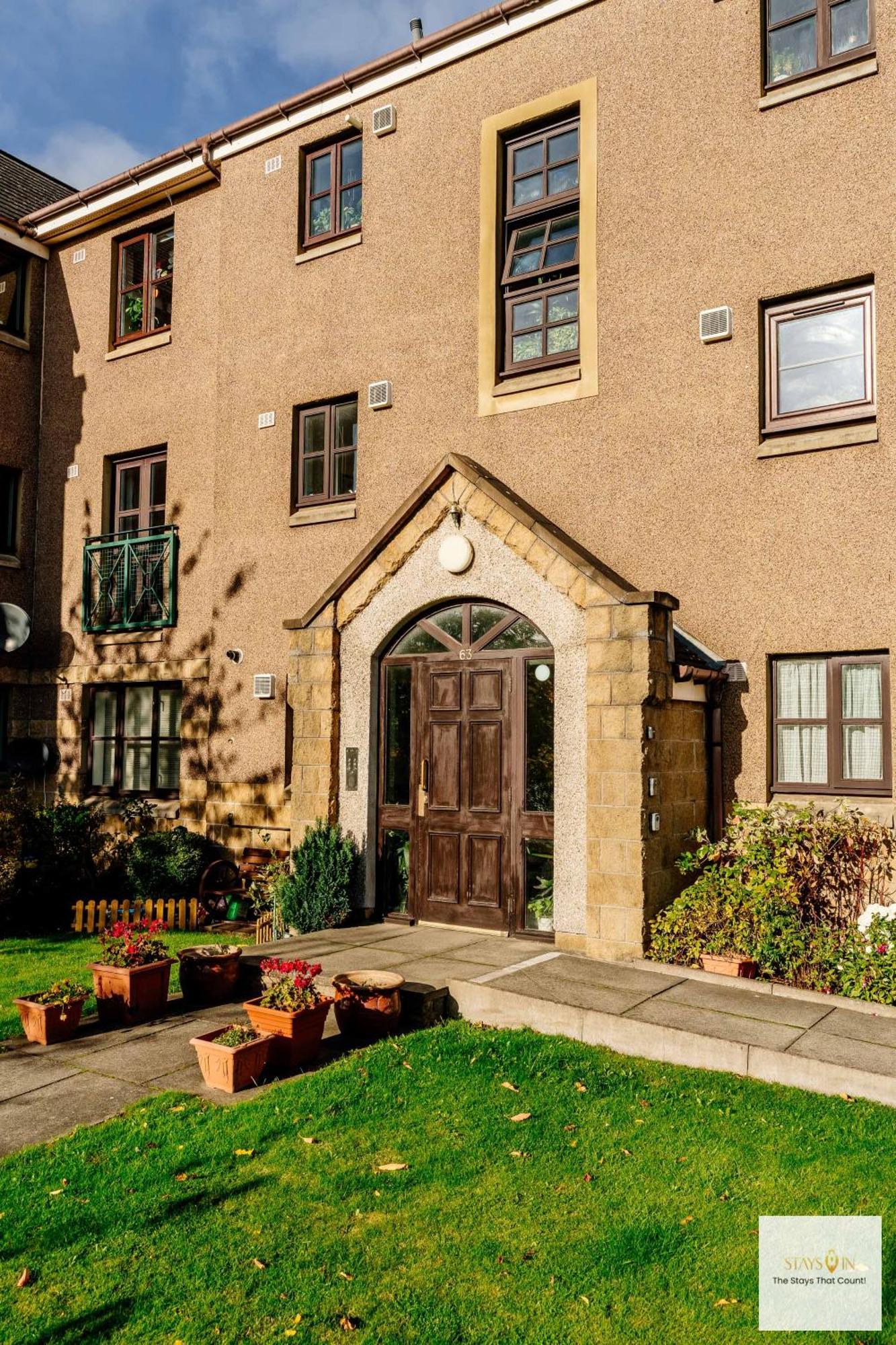 Fab Centre Flat - Free Parking Apartment *