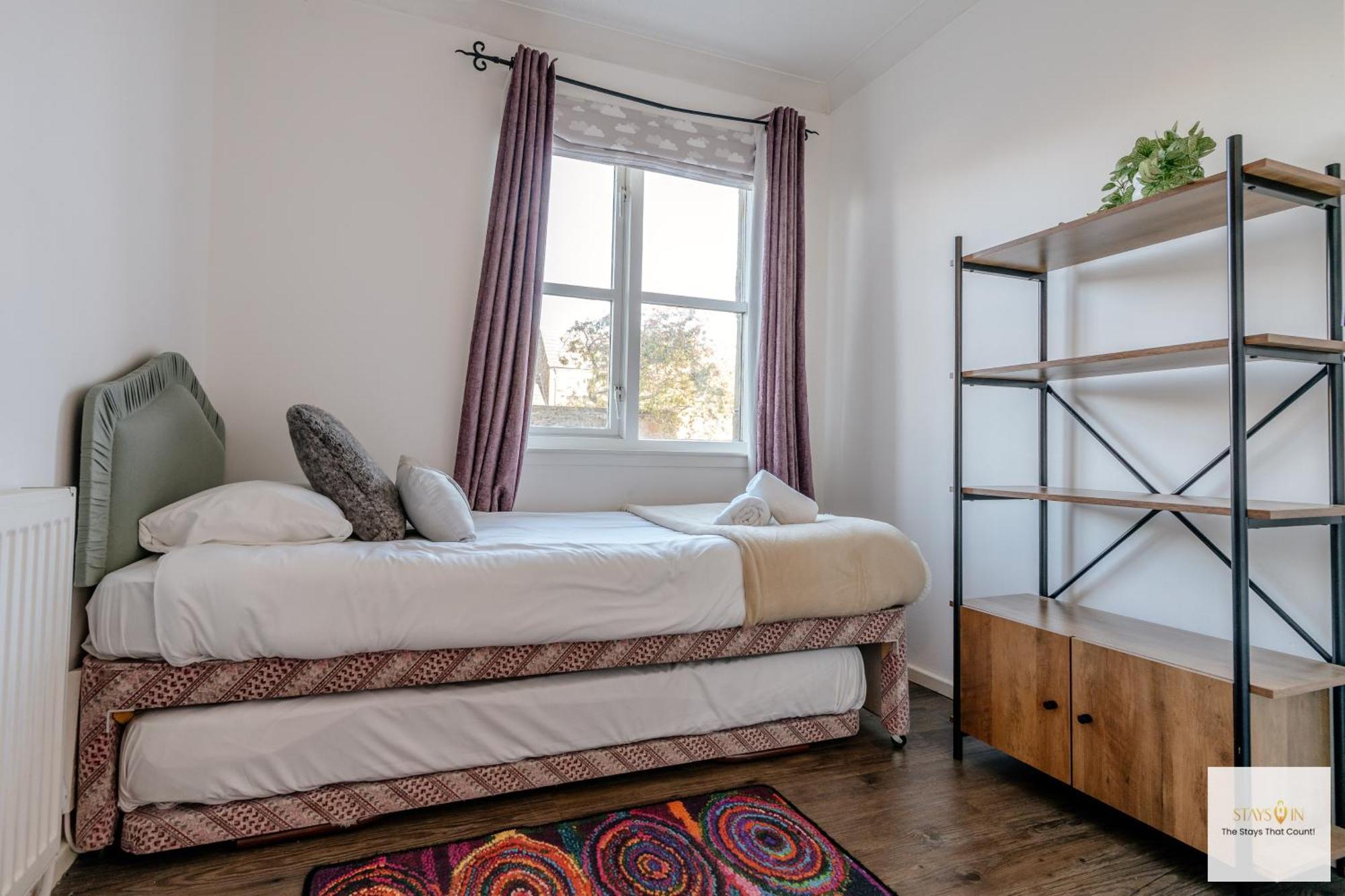 Fab Centre Flat - Free Parking Apartment *