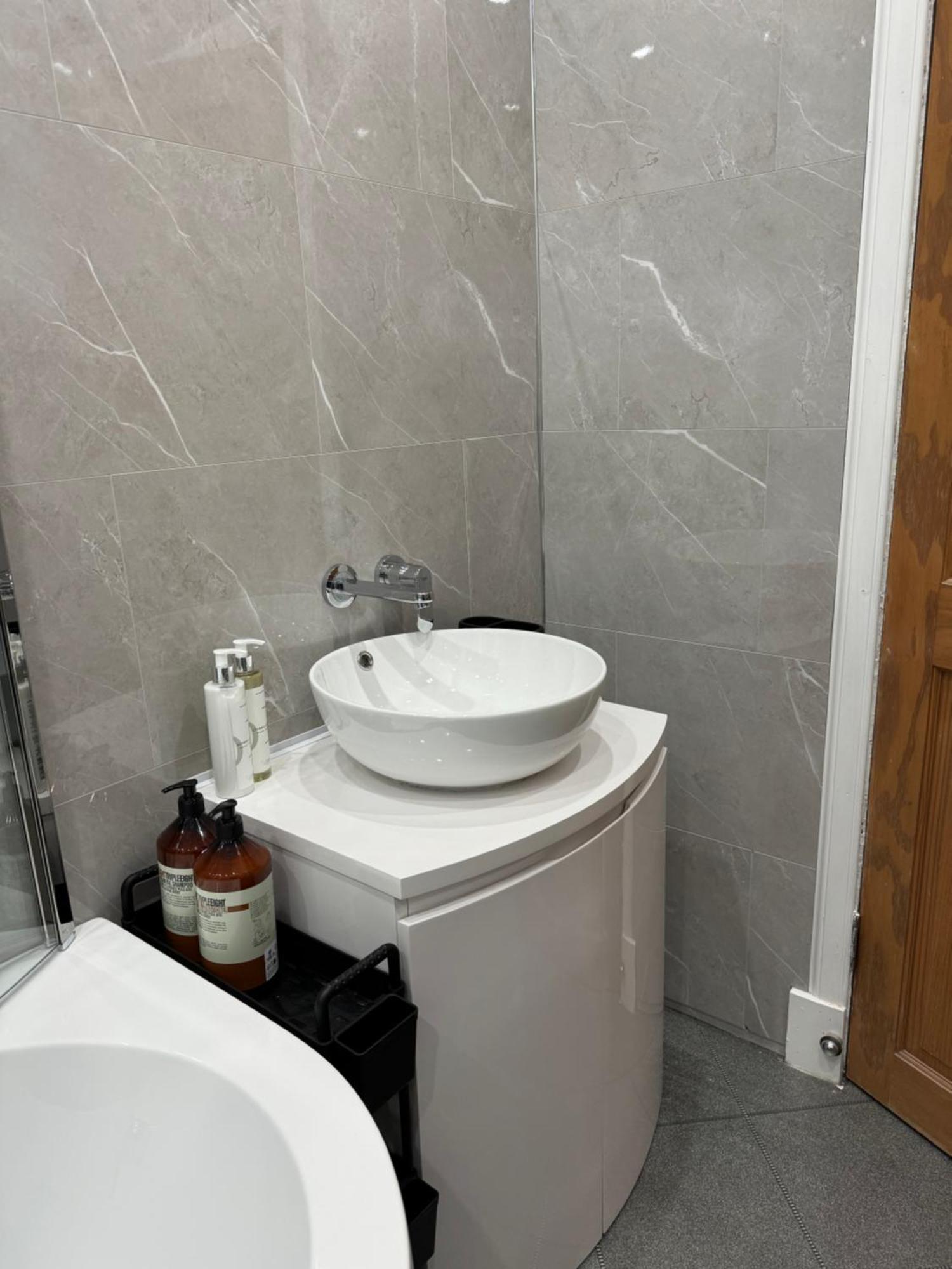 Crewe - 2 Bed, Free Off Street Parking And Private Garden *