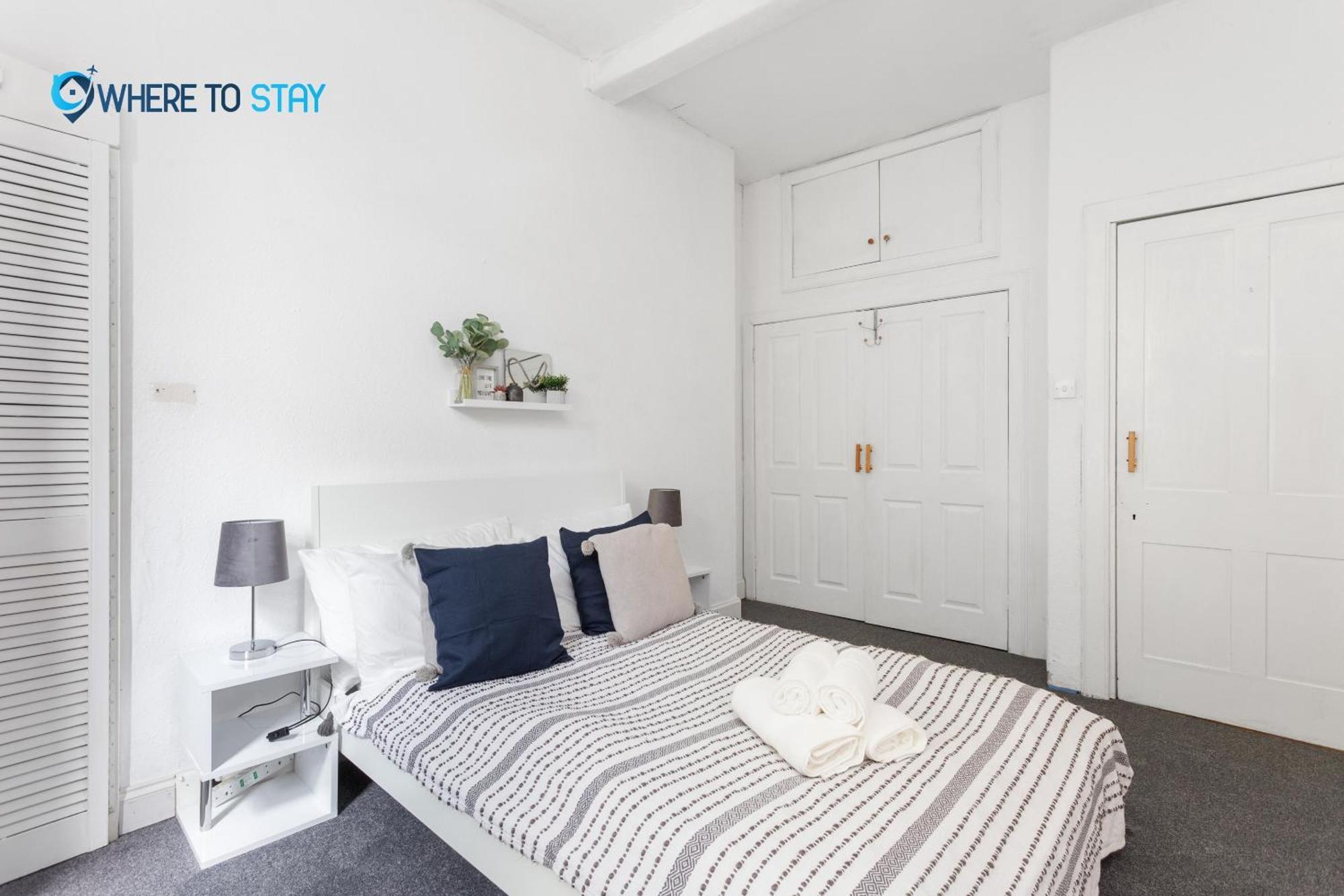 Apartment 2 Bed - 7 Min Walk Train Station *