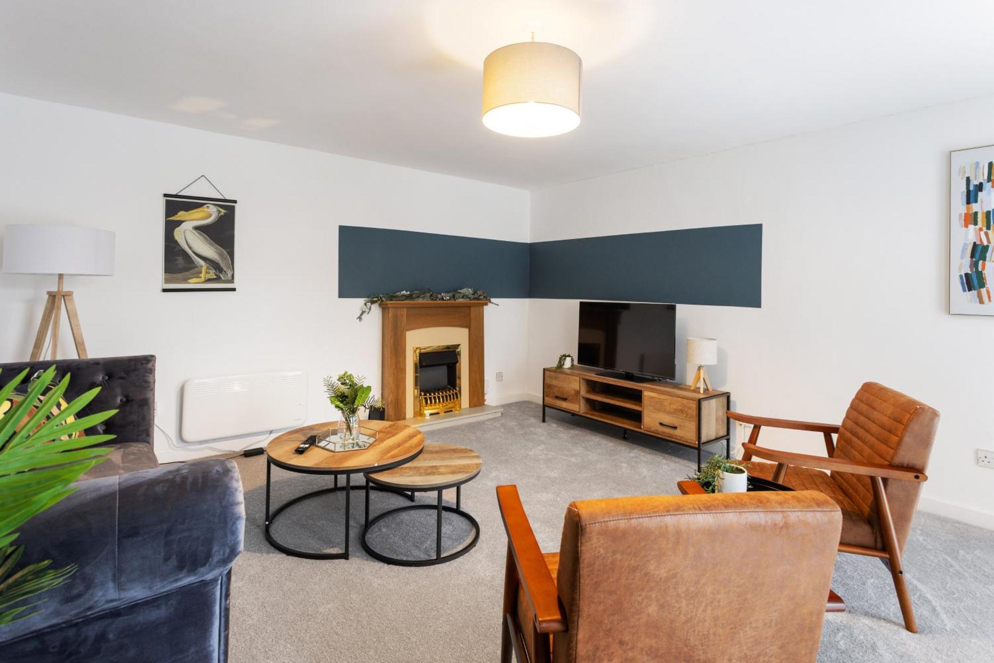 Stylish 3bed House Near Airport Apartment