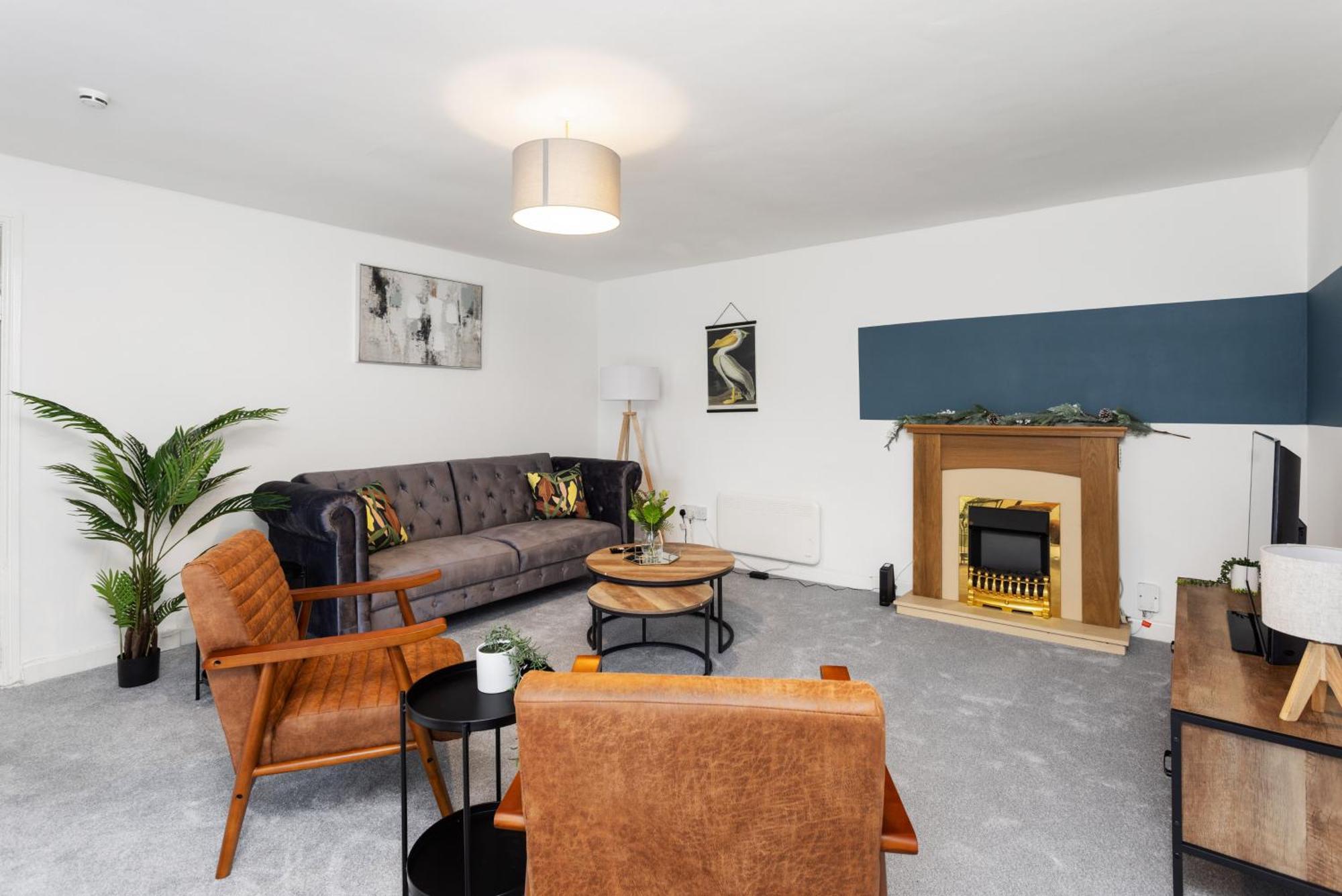 Stylish 3bed House Near Airport Apartment