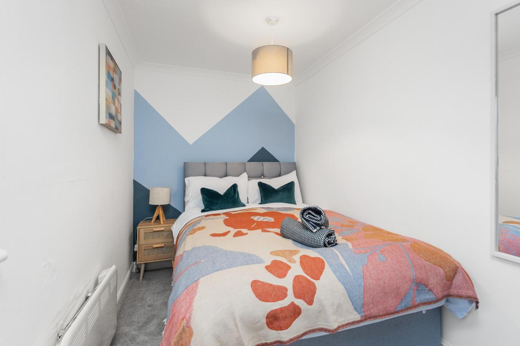 Stylish 3bed House Near Airport * Edinburgh