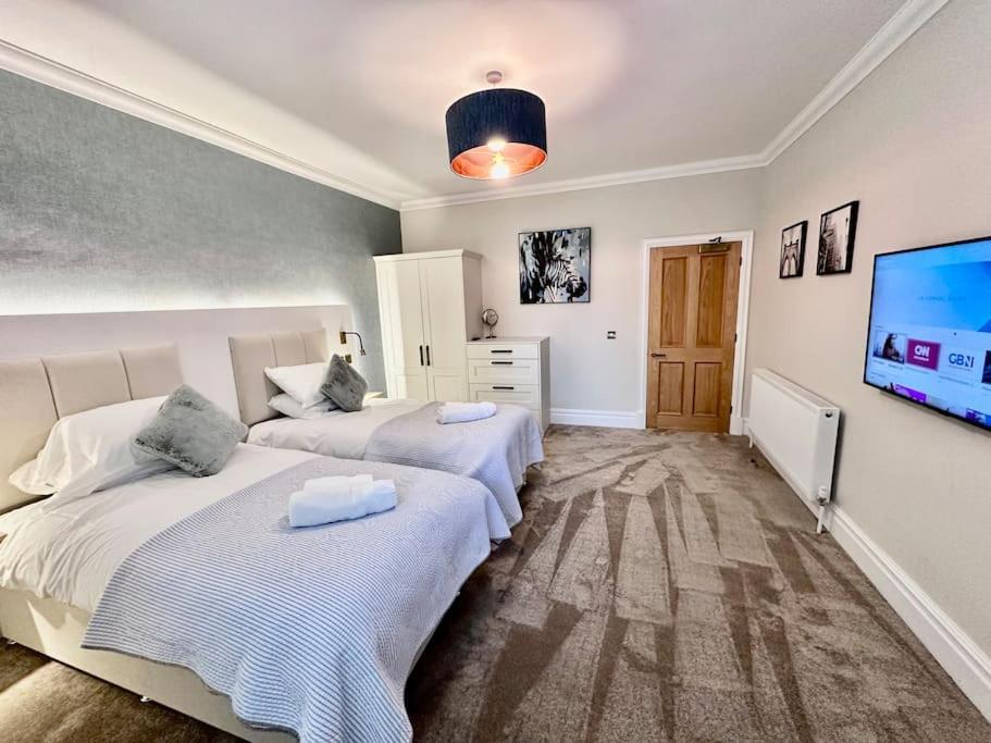 Spectacular 2 Bed, 2 Bath In Centre * Edinburgh