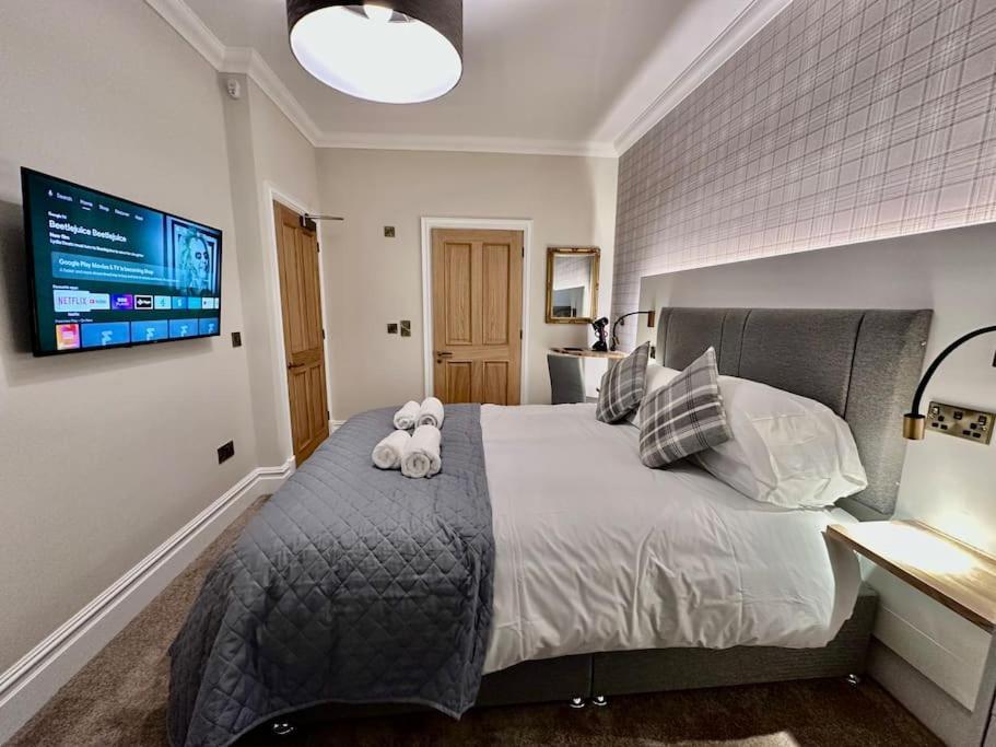 Spectacular 2 Bed, 2 Bath In Centre Apartment Edinburgh