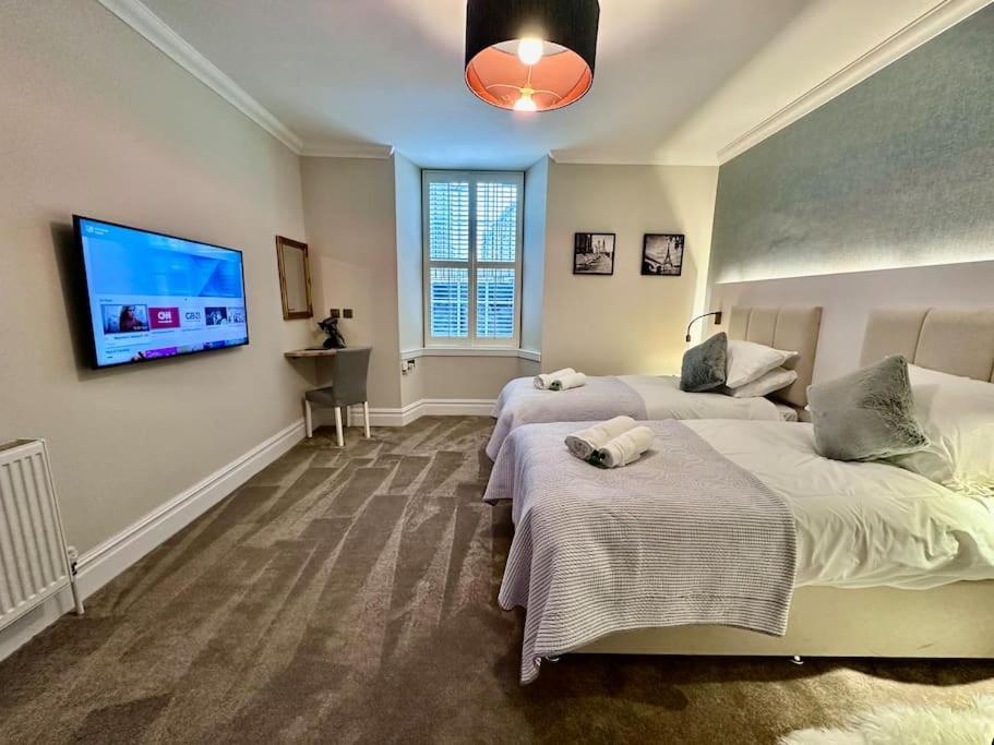 Spectacular 2 Bed, 2 Bath In Centre