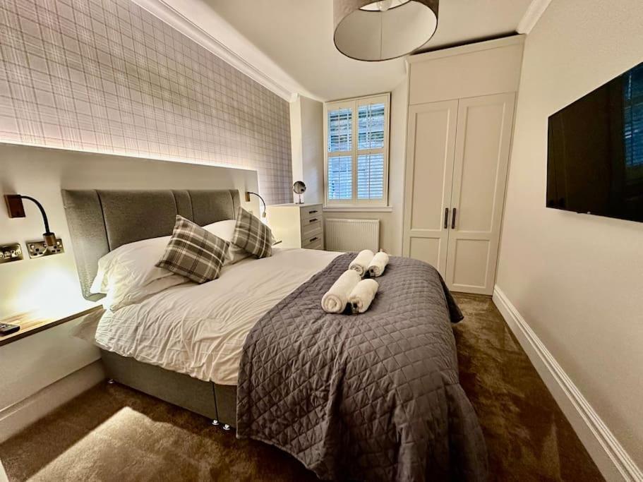 Spectacular 2 Bed, 2 Bath In Centre * Edinburgh