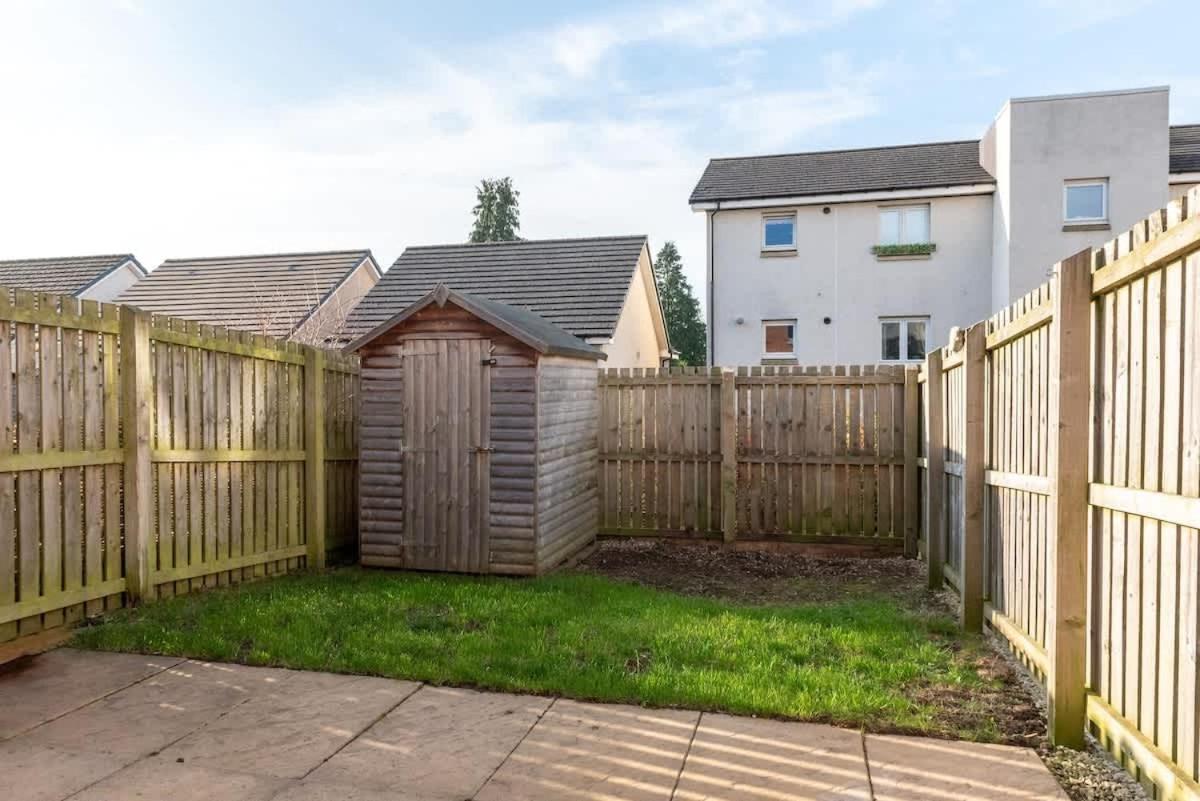 4 Bedroom House - Free Parking Vakantiehuis