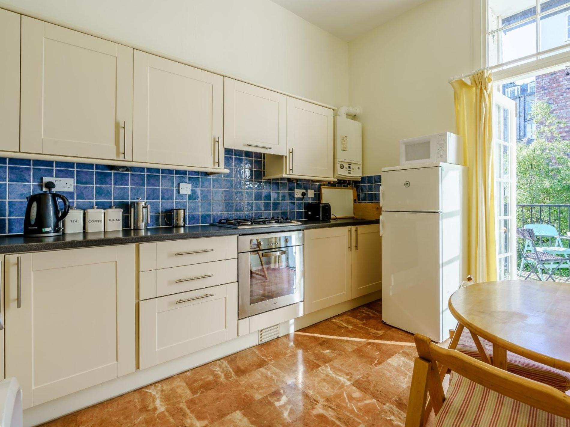 Apartment 3 Bed In 79008 Edinburgh