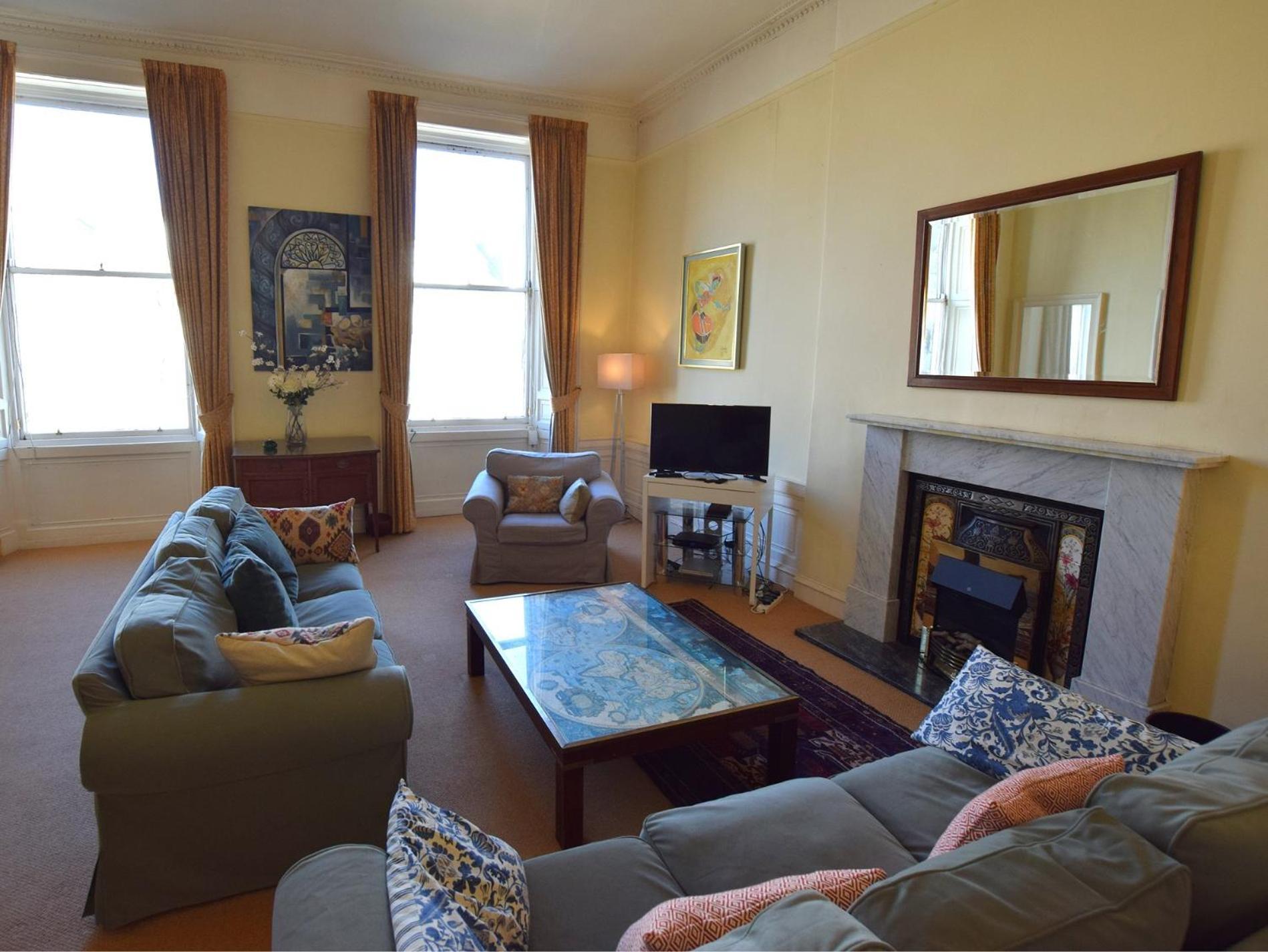 3 Bed In 79008 Edinburgh