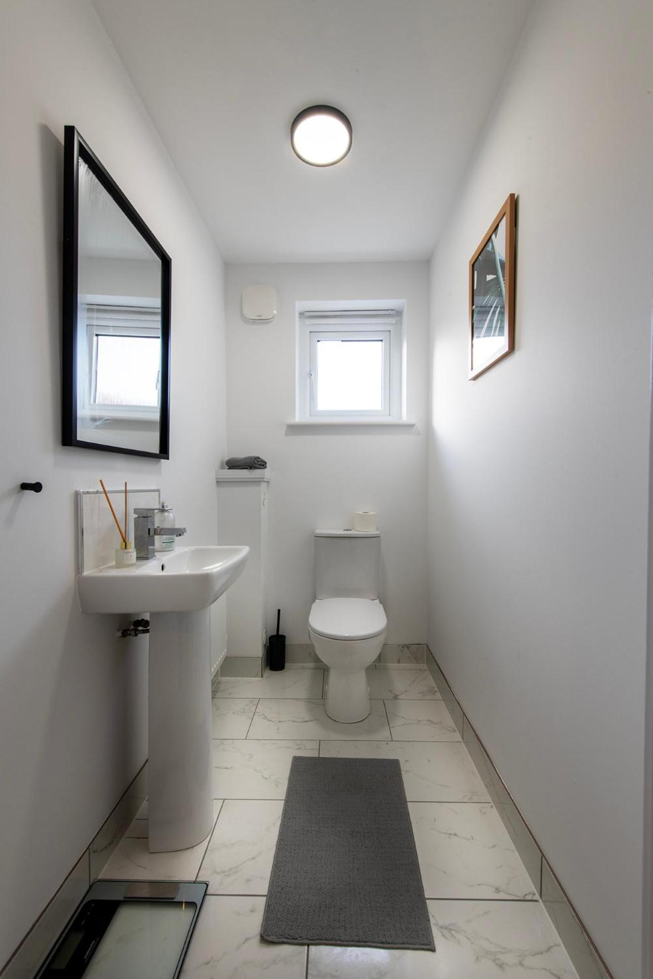 Luxury 4 Bedroom Townhouse With Free Parking Appartement *