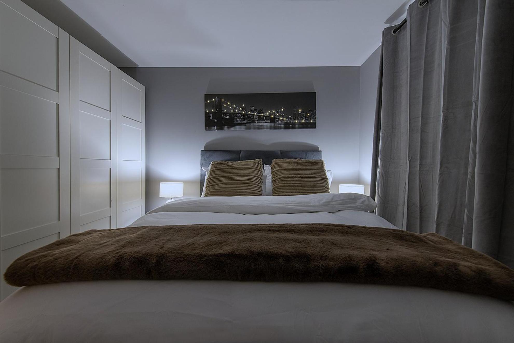 Appartement Luxury 4 Bedroom Townhouse With Free Parking *