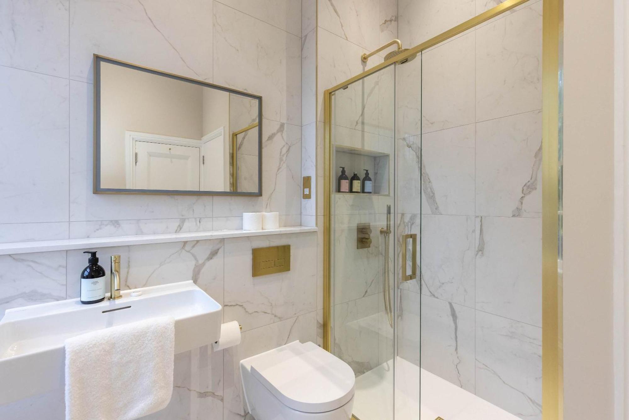 Dragon Luxury Serviced At Albyn Place