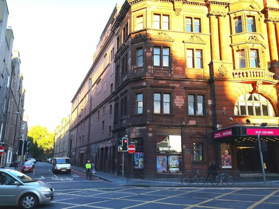 Apartment Centre 2 Bedroom Close To Castle&university *