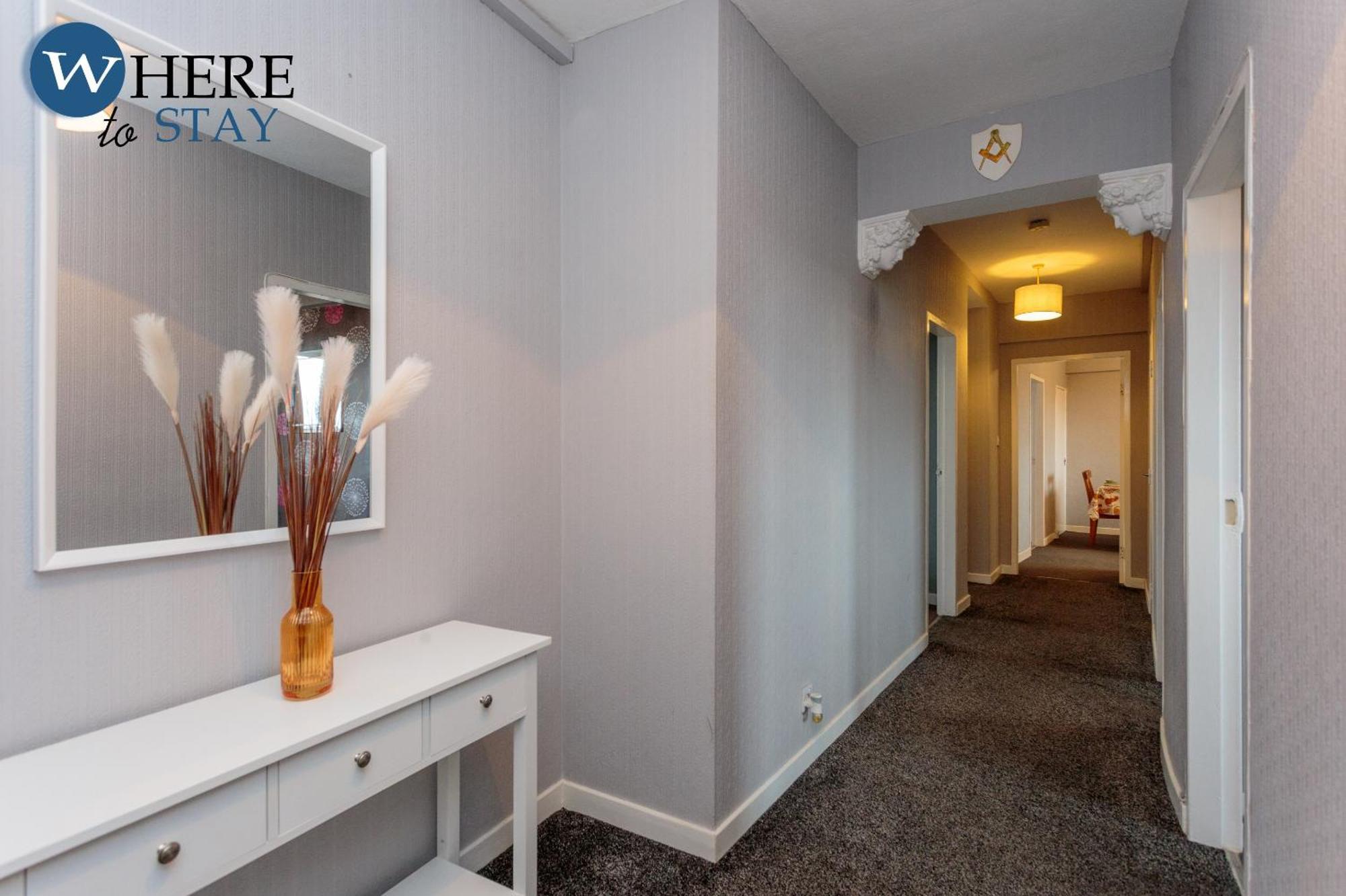 Stunning 3 Bedroom Appartement *