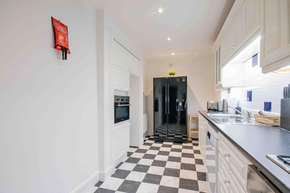 Spacious 3 Bed In Marchmont Edinburgh
