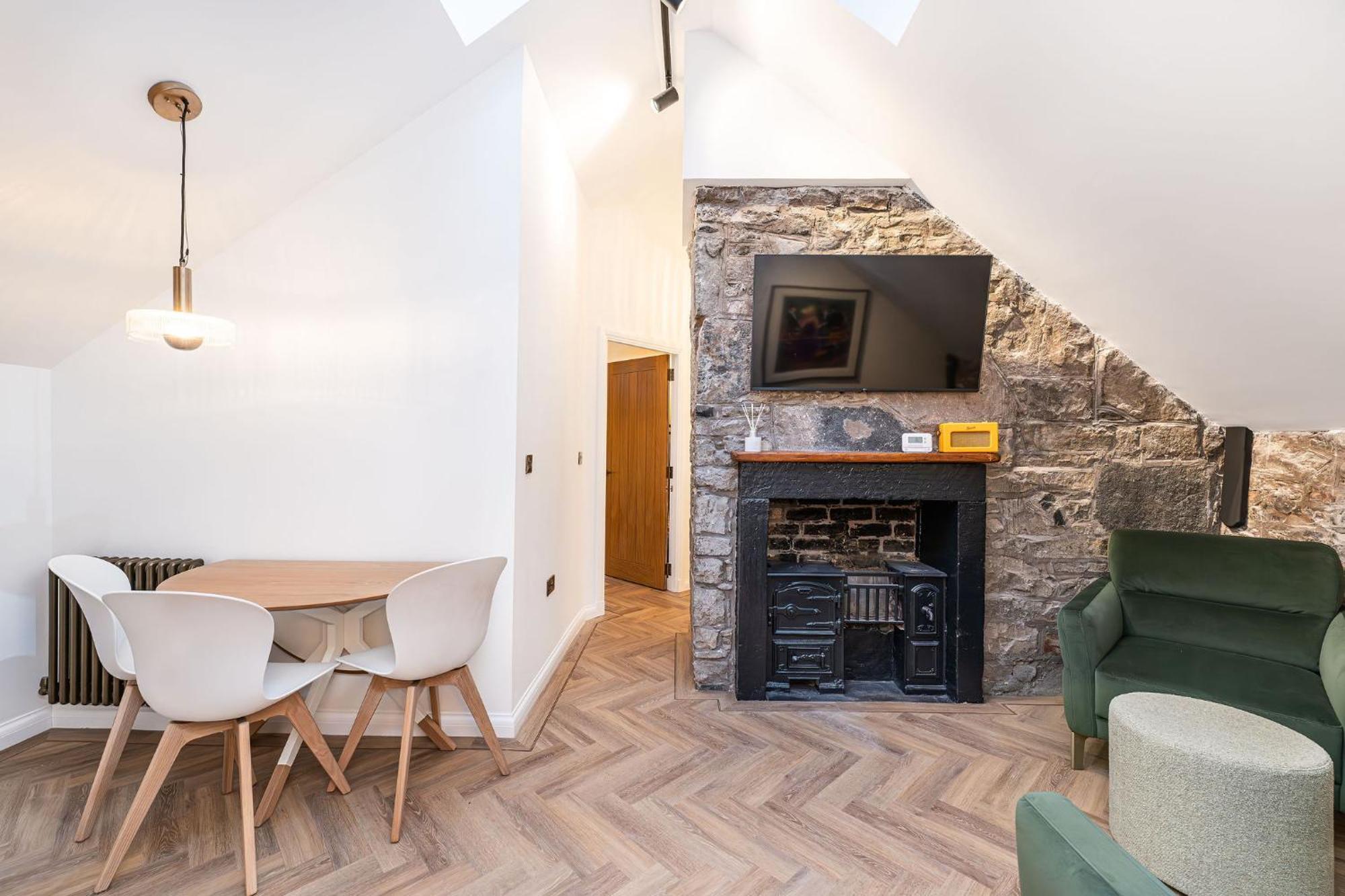 The Coach House Apartment *