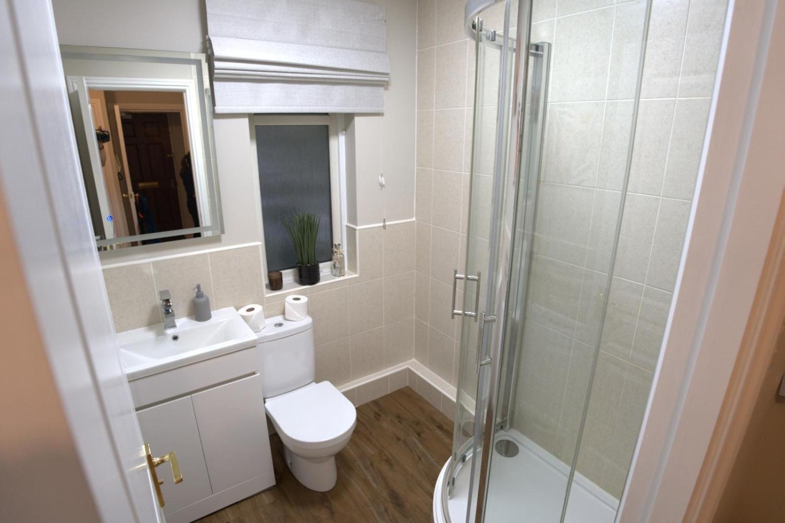 Modern 2 King Size Bed Flat Free Parking * Edinburgh