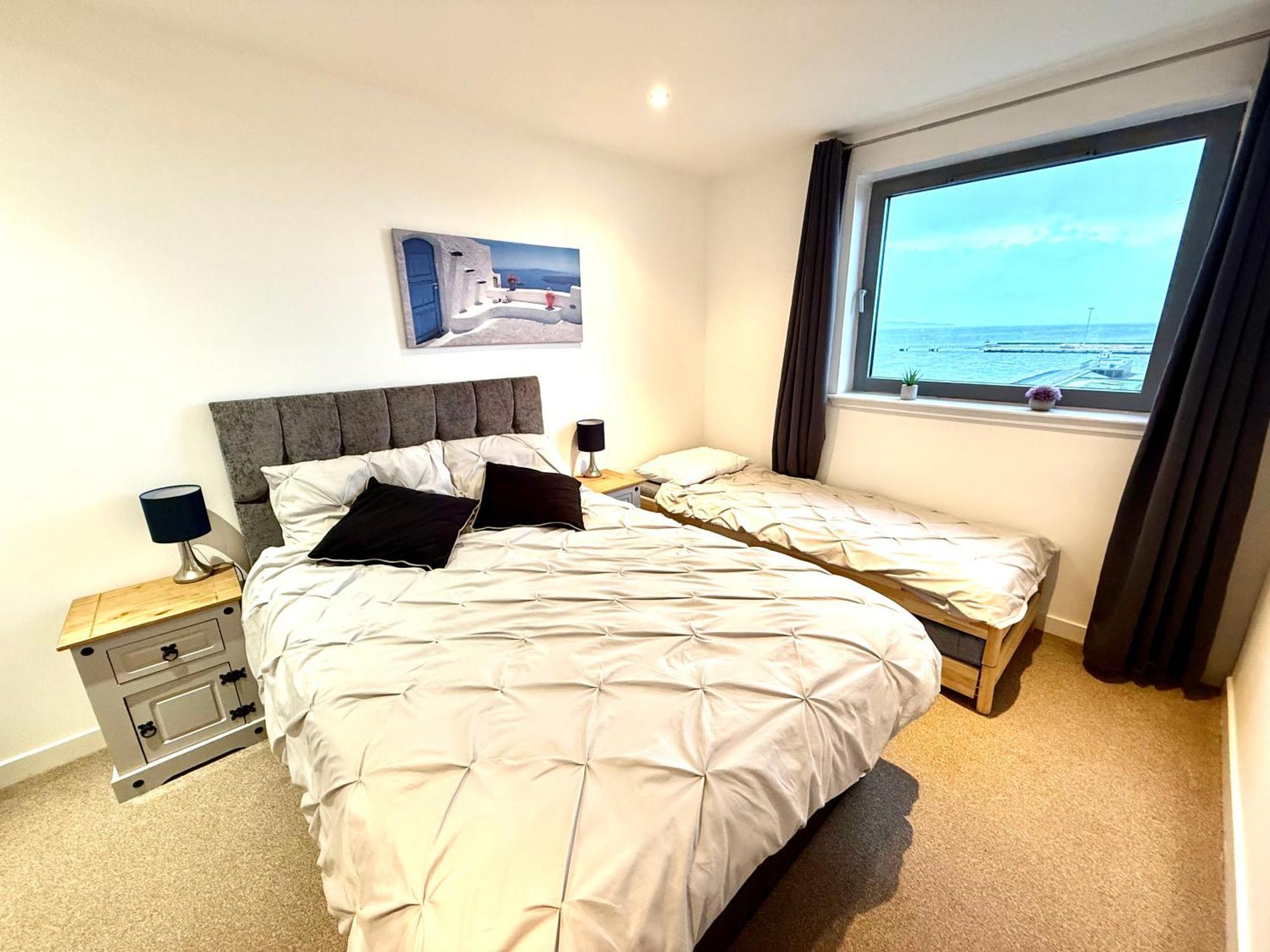 Britannia Ocean Park - Oceanfront And Sea View - Free Parking & Fast Wifi Apartment