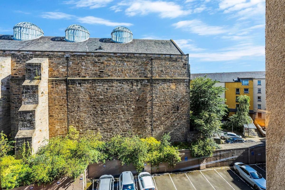 Modern 2 Bedroom In Centre Apartment Edinburgh