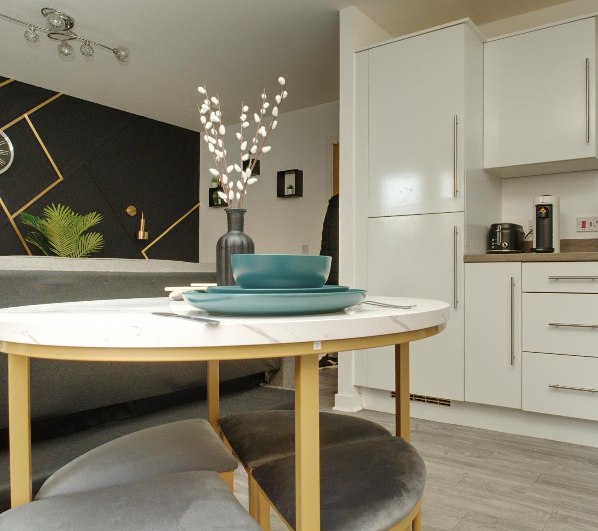 Apartment Modern 2br City Centre Apt With Arthur's Seat View *