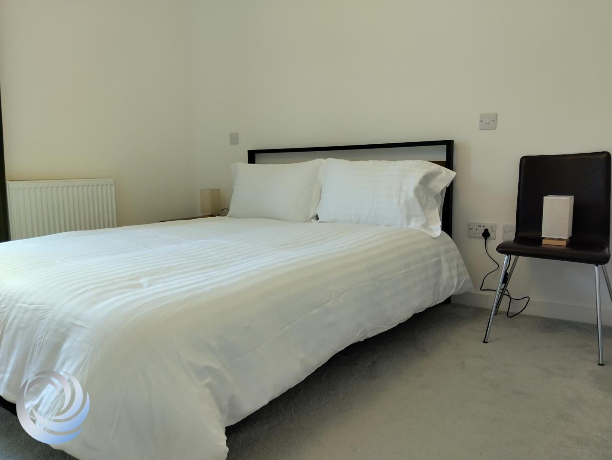 Amazing Water Of Leith View In Leith Apartment