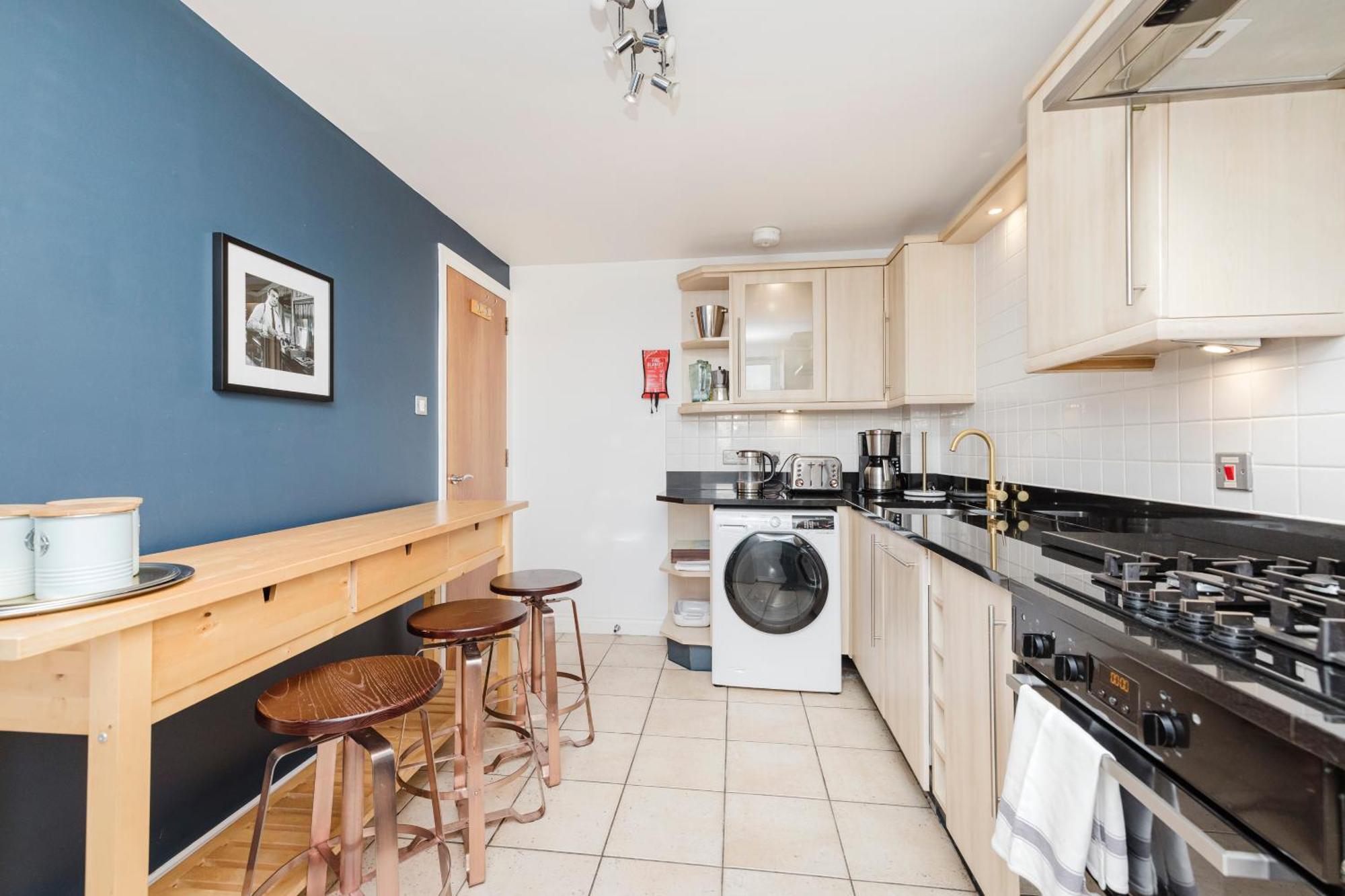 Apartment Joivy Stylish With Balcony In Old Town
