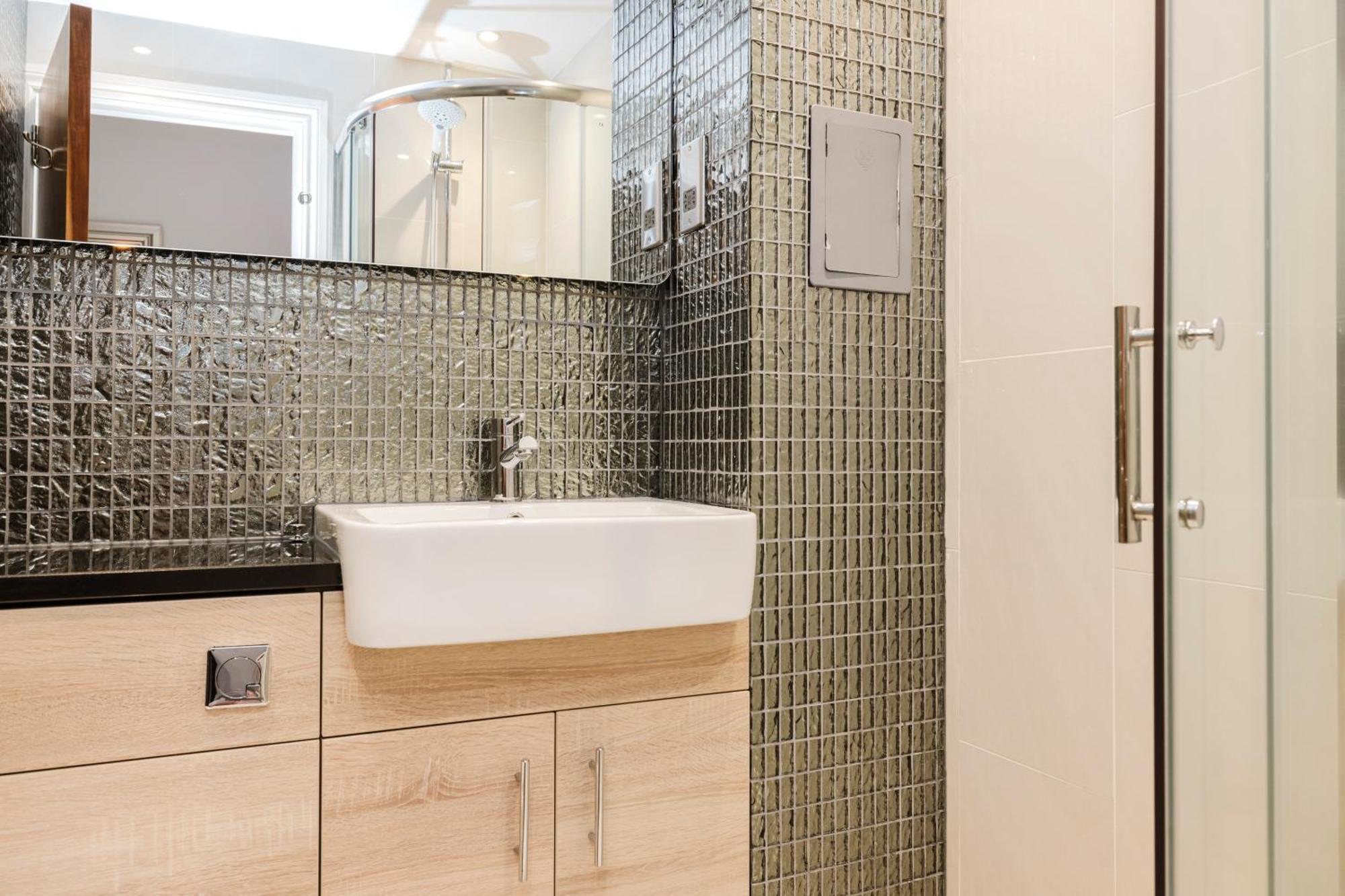 Joivy Stylish With Balcony In Old Town Apartment Edinburgh