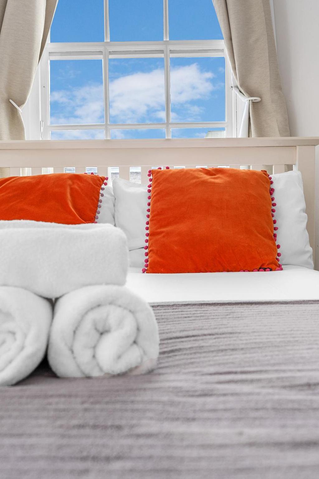 Super Spacious 4 Bed, Sleeps 6 * Édimbourg