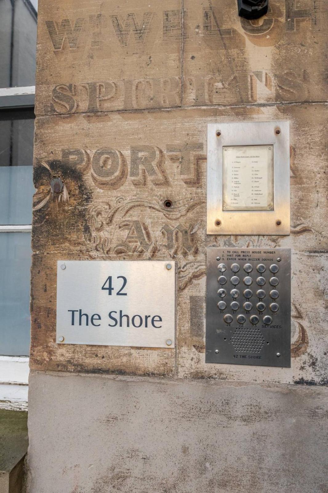 Apartment On The Shore